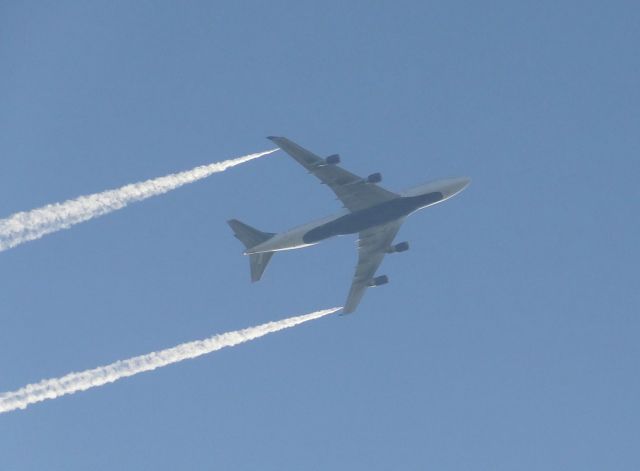 — — - Delta Airlines 275 dumping fuel while preparing for an emergency landing at DTW.