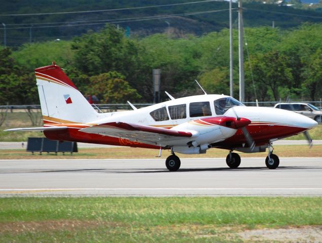 Piper Apache (N40228)