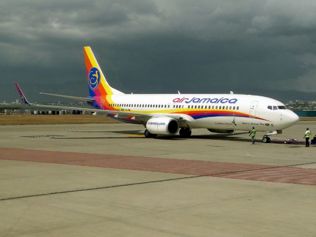 Boeing 737-800 (9Y-JME)