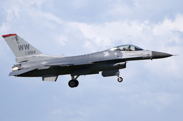 Lockheed F-16 Fighting Falcon (92-3884) - for a display at the Warbirds over Wanaka Airshow