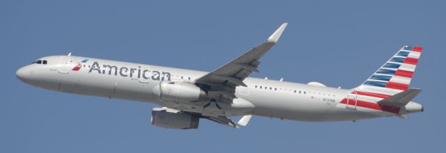 Airbus A321 (N131NN)