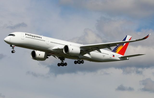 Airbus A350-900 (RP-C3501) - Watching Philippine Airlines first Airbus A350 land