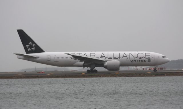 Boeing 777-200 (N76021)