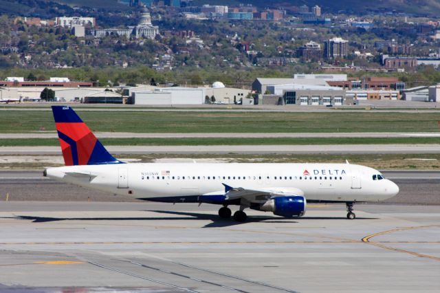 Airbus A320 (N365NW)