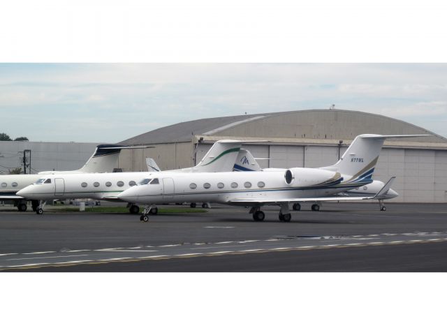 Gulfstream Aerospace Gulfstream IV (N77WL) - Glufstreams at KTEB.