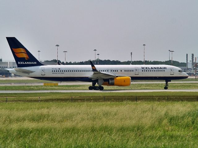 Boeing 757-200 (TF-FIJ)