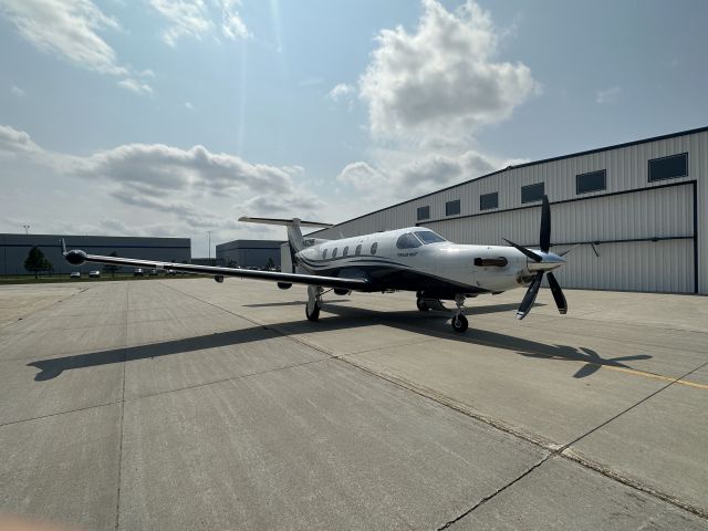 Pilatus PC-12 (N82HR)