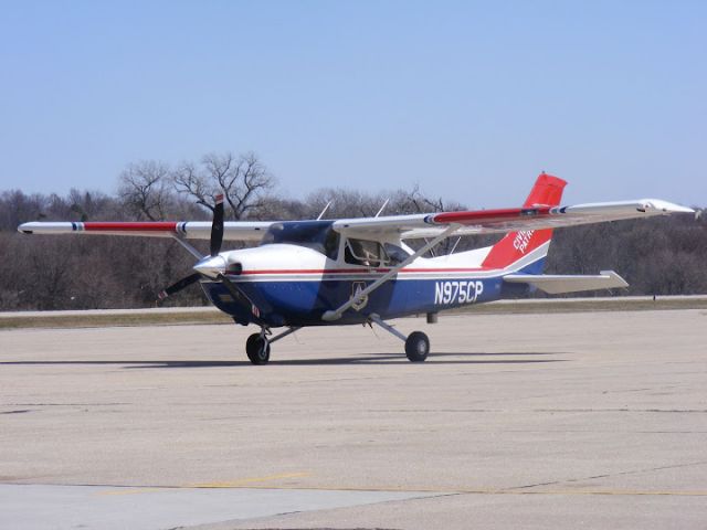 Cessna Skylane (N975CP)