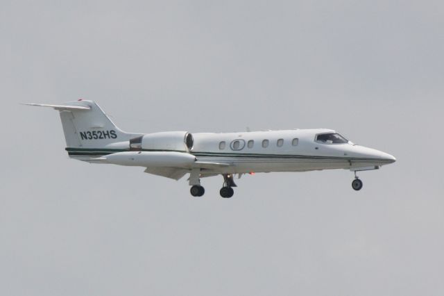 Learjet 35 (N352HS) - Learjet 35 (N352HS) arrives at Venice Municipal Airport