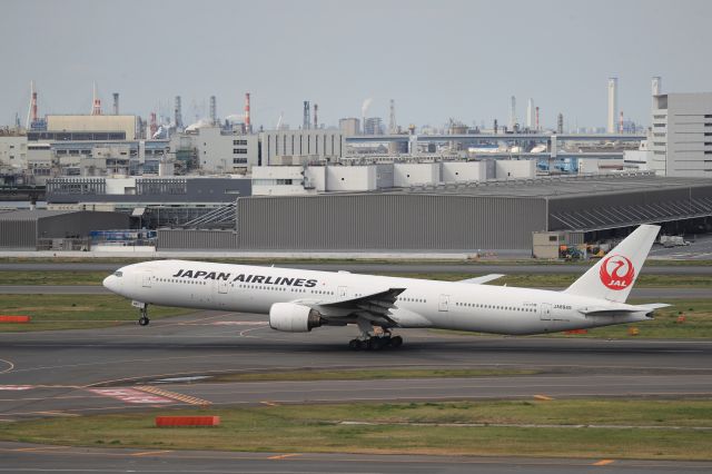 BOEING 777-300 (JA8945) - April 14th 2019:HND-OKA.