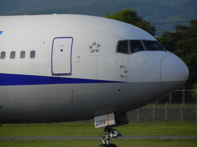 BOEING 767-300 (JA8289)