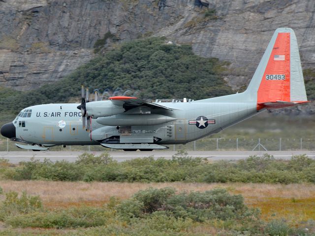 Lockheed C-130 Hercules (83-0493) - Departing