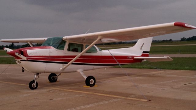 Cessna Skyhawk (N738GJ)