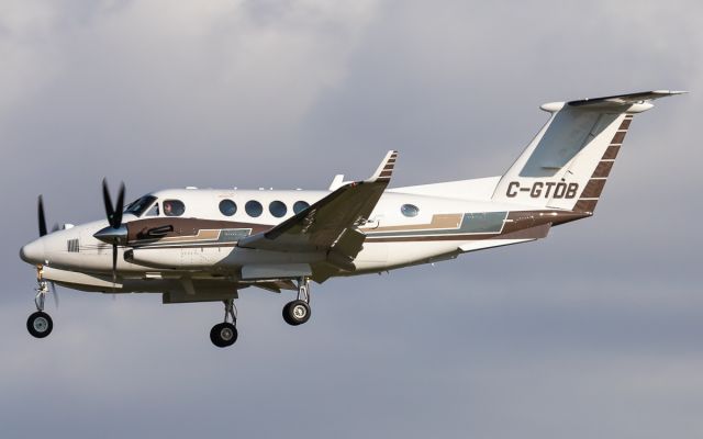 Beechcraft Super King Air 300 (C-GTDB)