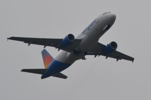 Airbus A320 (N216NV) - Departing from KJQF for KFLL on a drizzly Carolina day - 3/20/18