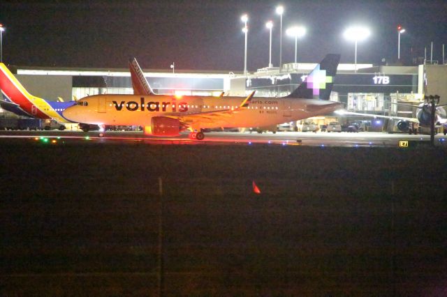 Airbus A320 (N532VL)