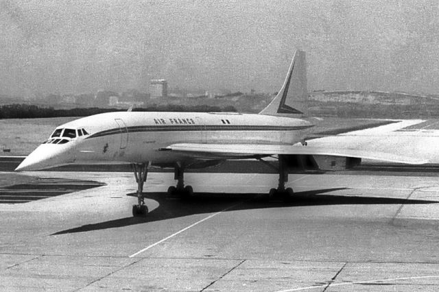 Aerospatiale Concorde (F-BTSC) - 1976 - Frontal, even more beautiful