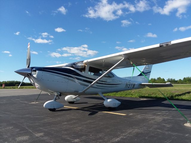 Cessna Skylane (N9YM)