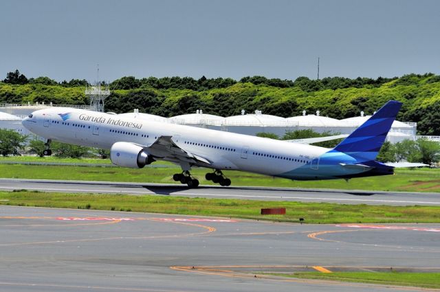 BOEING 777-300 (PK-GID) - 2013