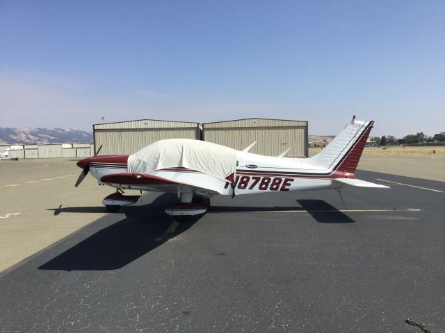 Piper Cherokee (N8788E)