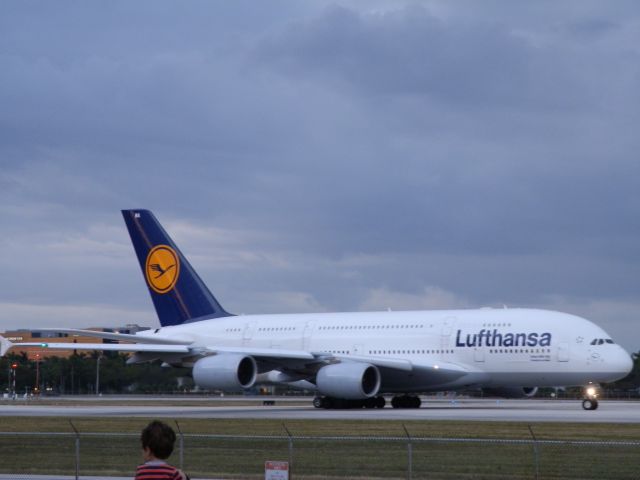 Airbus A380-800 (D-AIMA)