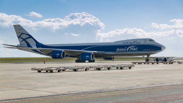 BOEING 747-300 (VQ-BFE)