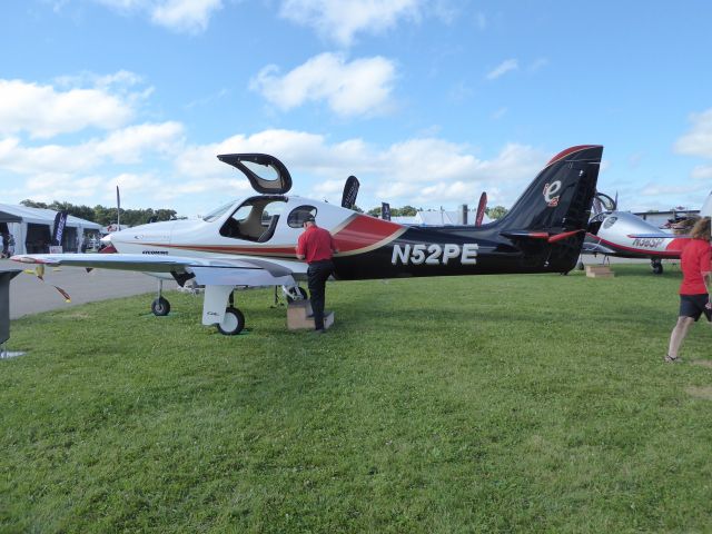 Lancair Evolution (N52PE)