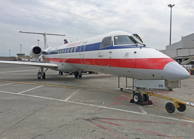 Embraer ERJ-135 (N816AE) - American Eagle E135 operated by Envoy