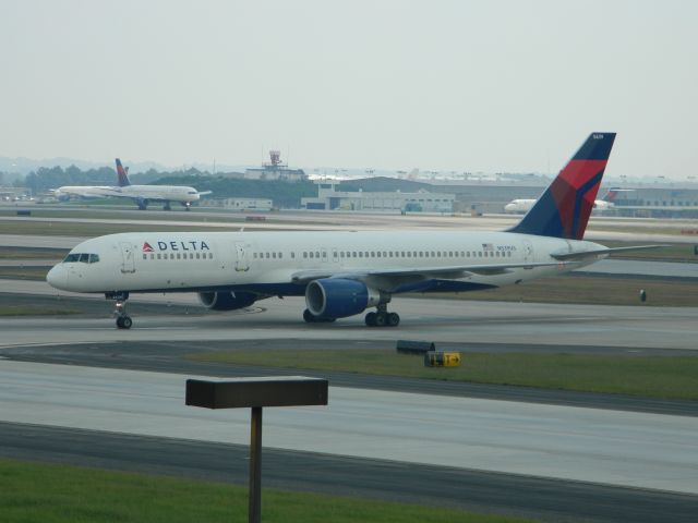 Boeing 757-200 (N539US)