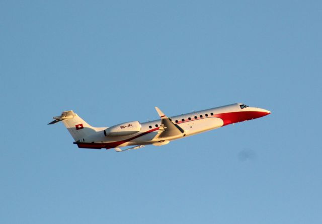 Embraer ERJ-135 (HB-JFL)
