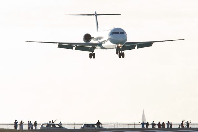 Fokker 100 (PJ-DAB)