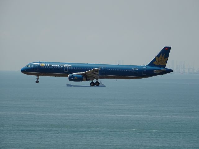 Airbus A321 (VN-A325)