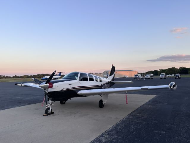 Beechcraft Bonanza (36) (N8069U)