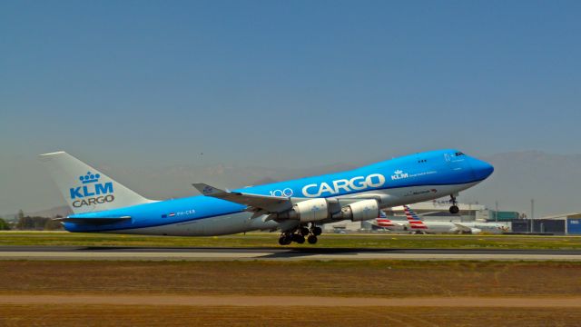 Boeing 747-400 (PH-CKB) - KLM CARGO DESPEGANDO DESDE EL AEROPUERTO INTERNACIONAL ARTURO MERINO BENITEZ, SANTIAGO DE CHILE.br /FOTO: SPOTTER JULIO VILLARROEL MAUNA