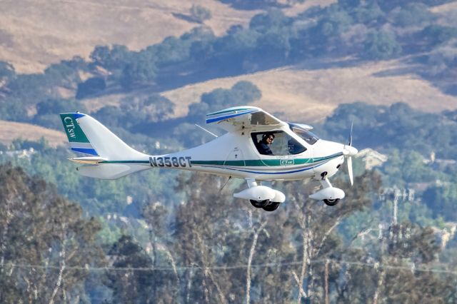 FLIGHT DESIGN CT (N358CT) - Flight Design CTSW at Livermore Municipal Airport (CA). July 2021