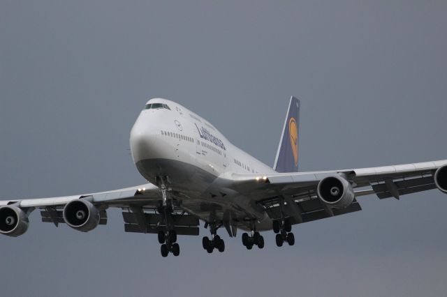 Boeing 747-400 (D-ABVW)