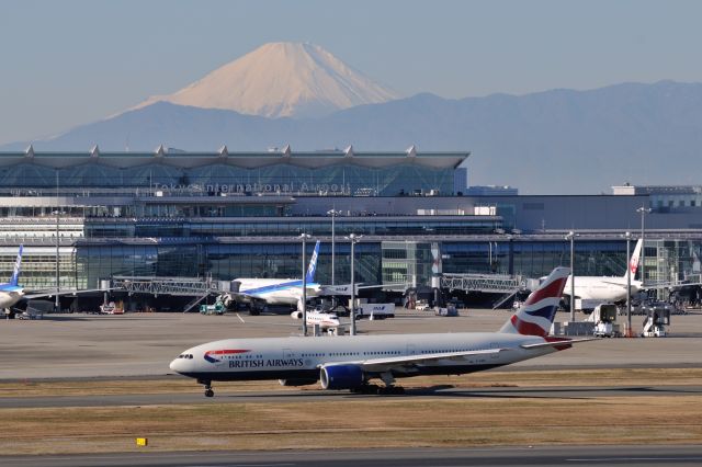 Boeing 777-200 (G-YMMI) - 2014/12/23