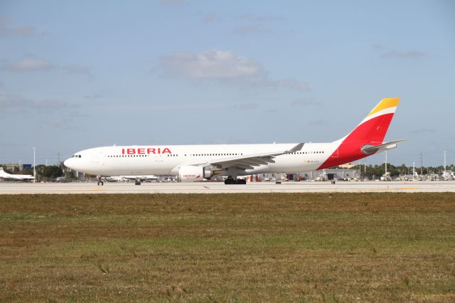 Airbus A330-300 (EC-LZJ)