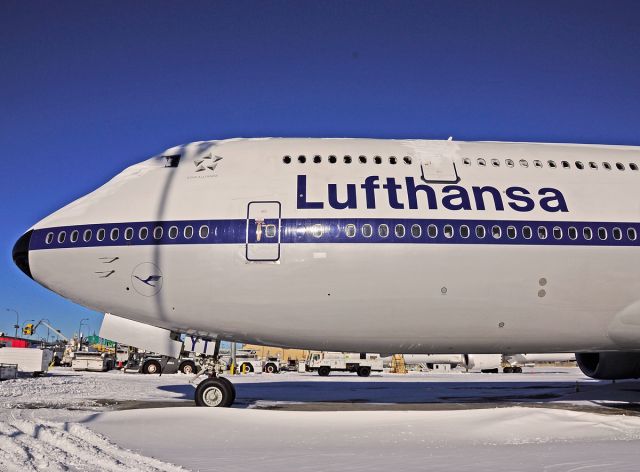 BOEING 747-8 (D-ABYT) - Classic Retro livery