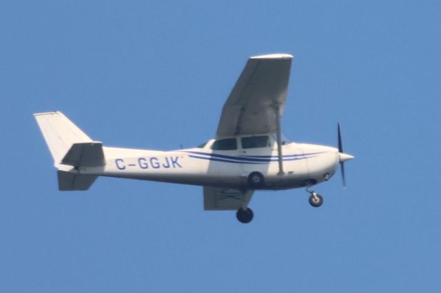 Cessna Skyhawk (C-GGJK) - C-GGJK Cessna Skyhawk 172M. Survolant la ville de Lavaltrie QC. Le 16-08-2025 à 13:56.