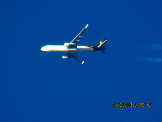 BOEING 767-300 (N358UP)
