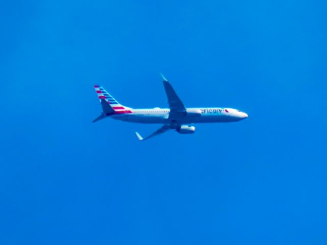 Boeing 737-800 (N957NN)