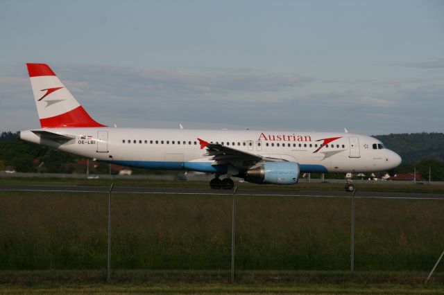 Airbus A320 (OE-LBI)