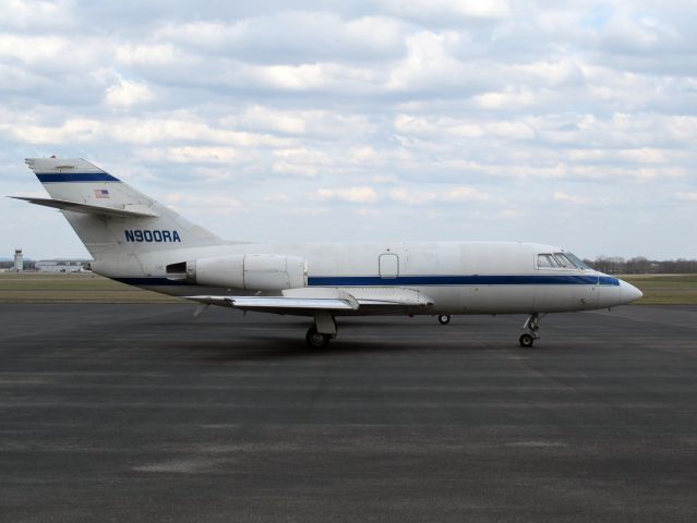 Dassault Falcon 20 (N900RA) - Aircraft has a very good short field performance.