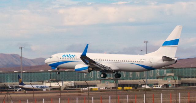 Boeing 737-700 (SP-ENV) - SP-ENV Enter Air Boeing 737-8BK LPA/GCFV Spotting  Fuerteventura 