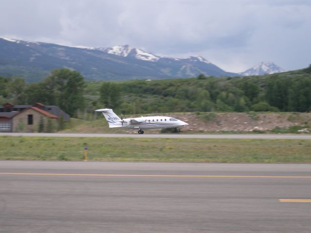 Piaggio P.180 Avanti (N173SL)