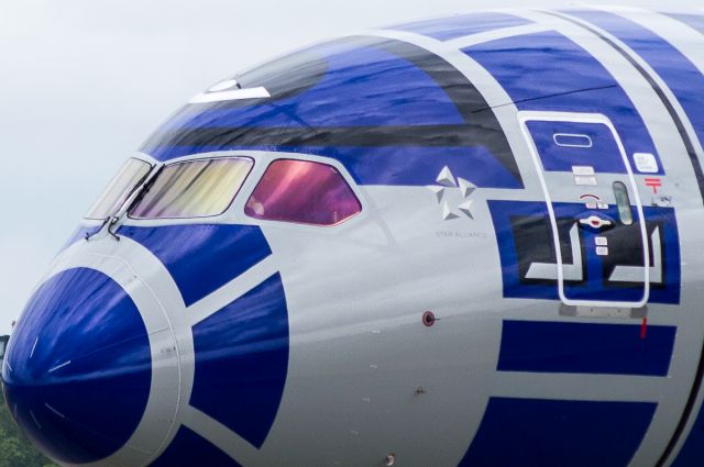 Boeing 787-9 Dreamliner (JA873A) - Star Wars taxiing in to the gate.