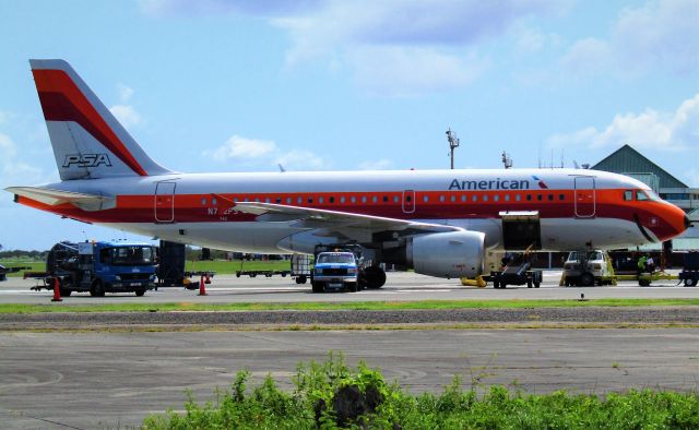 Airbus A319 (N742PS)
