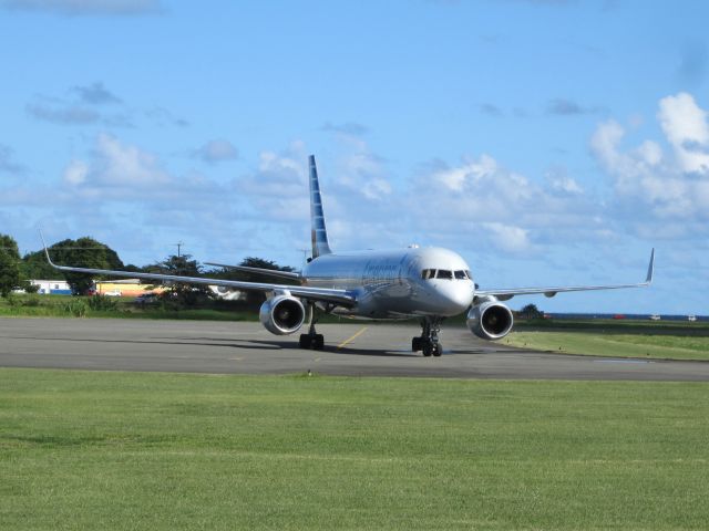 Boeing 757-200 (N187AN)