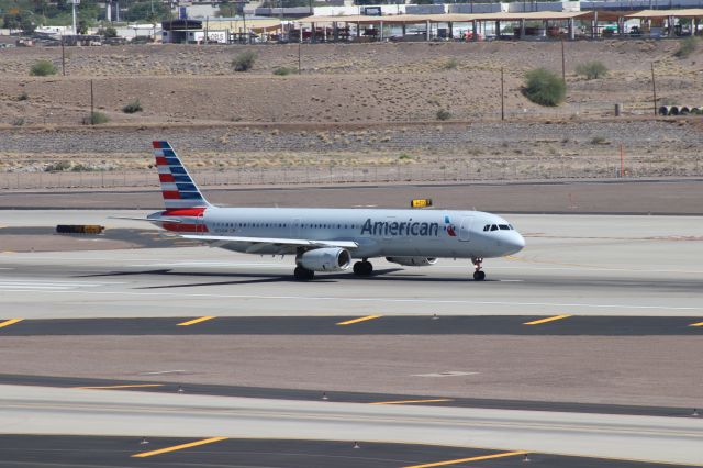 Airbus A321 (N183UW)